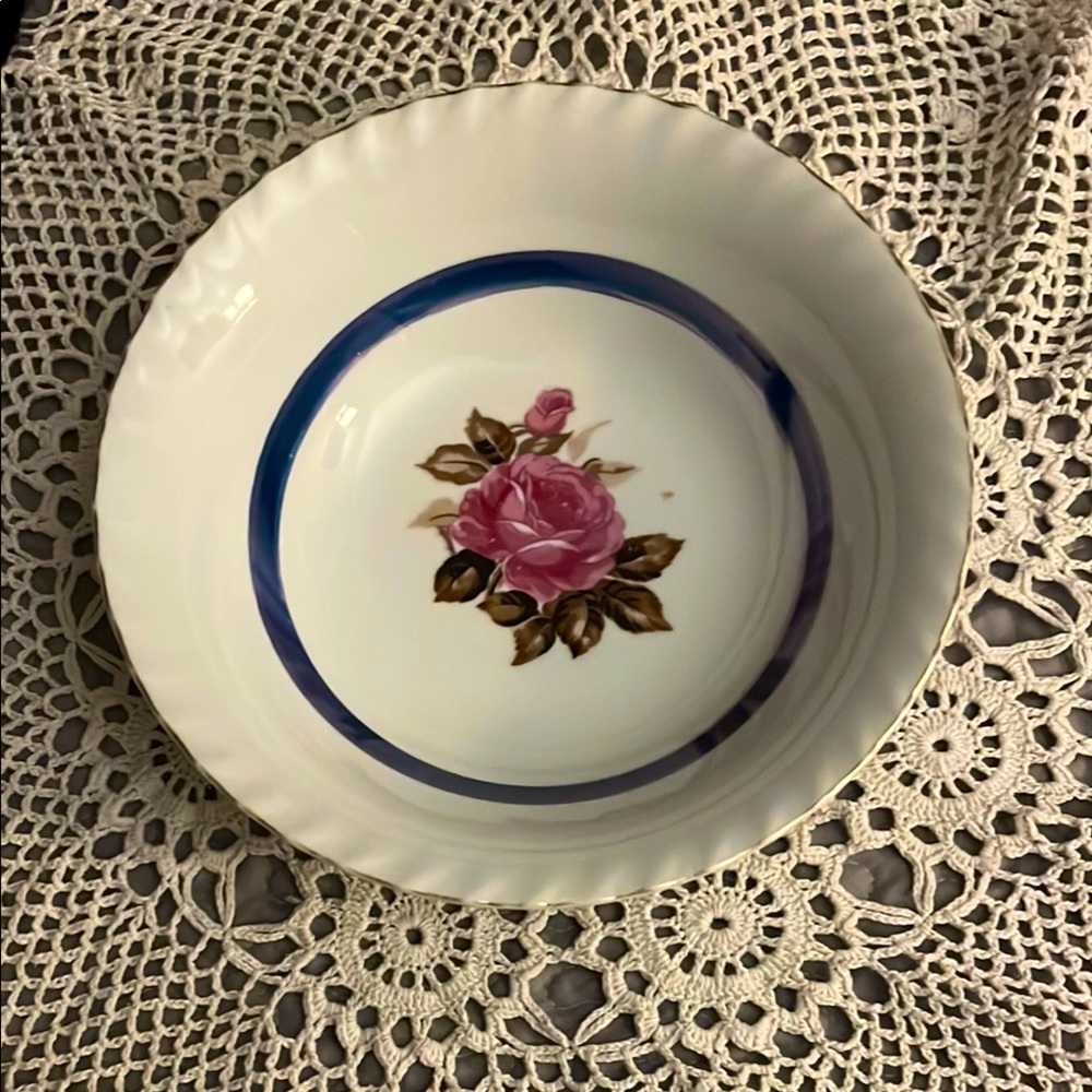 VTG Gorgeous Porcelain White and Blue Rose Design Made in Japan
